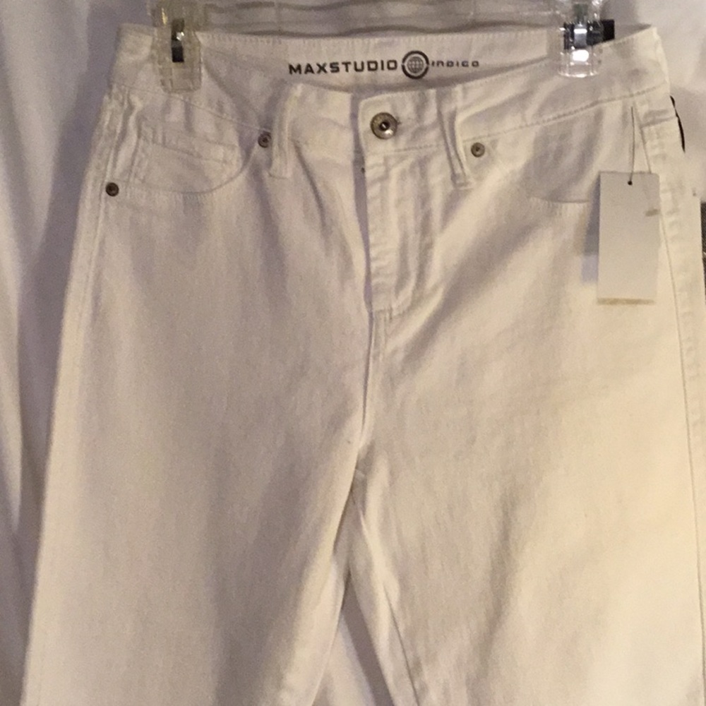 Max studio indigo women’s SZ 8 white jean